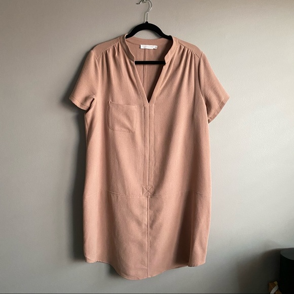 ✨LUSH Crepe Pocket Shift Dress✨ - Picture 1 of 8